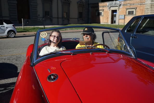 Motori d’epoca e solidarietà a Città di Castello: Auto Moto Storiche Altotevere celebra la Giornata Nazionale del Veicolo d’Epoca